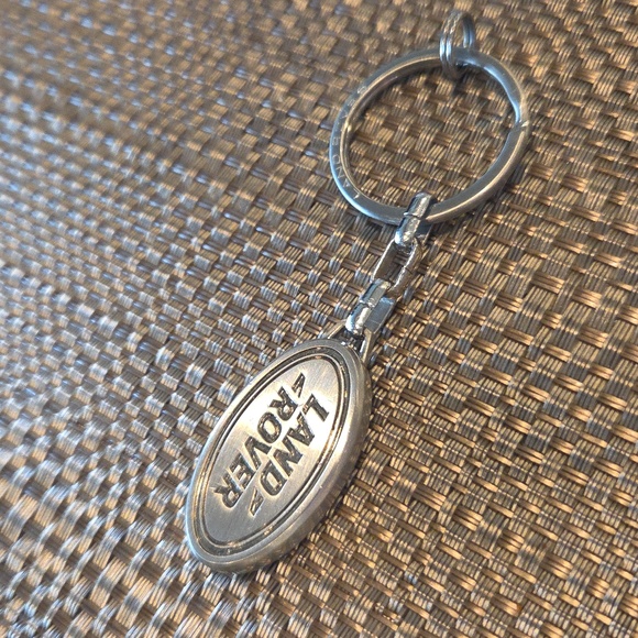 Land Rover Silver Keychain - Picture 4 of 4